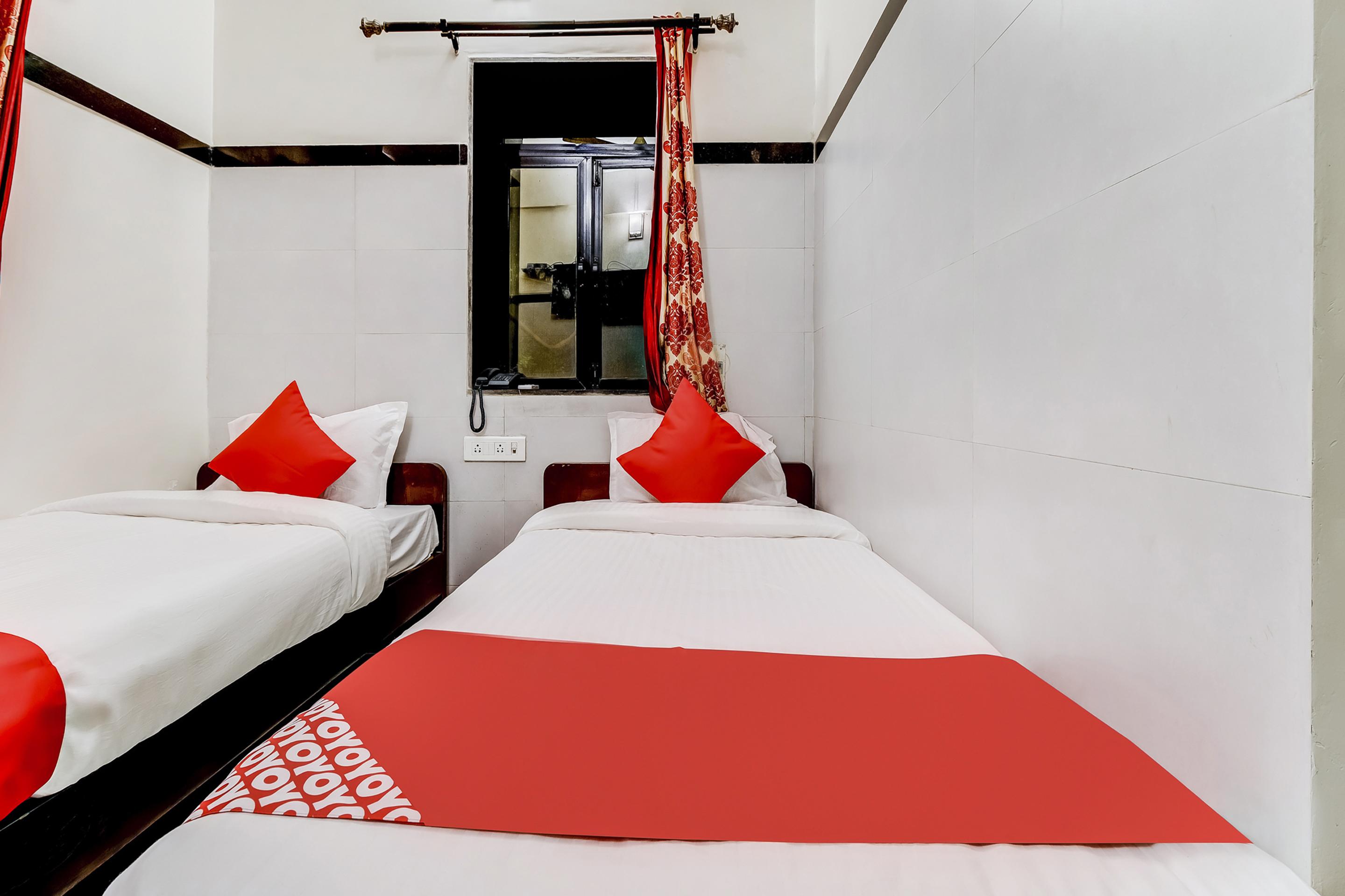 oyo-hotel-dreamland-mumbai